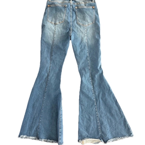 Judy Blue High-Rise Super Flare Jeans with Front Seam & Raw Hem – Size 11/30 - Picture 4 of 4